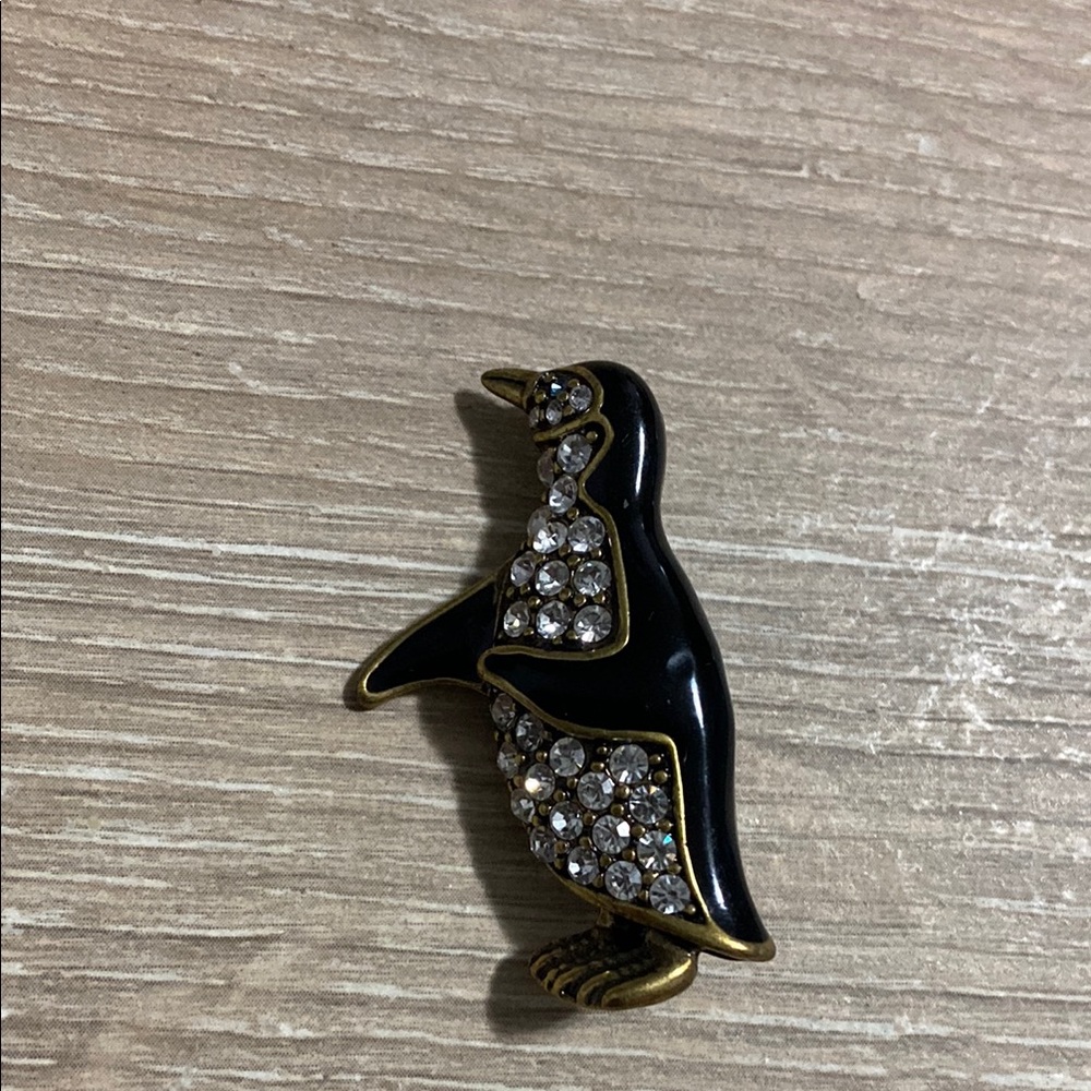 Vintage Black Enamel Rhinestone Penguin Gold Tone Brooch Pin Vintage